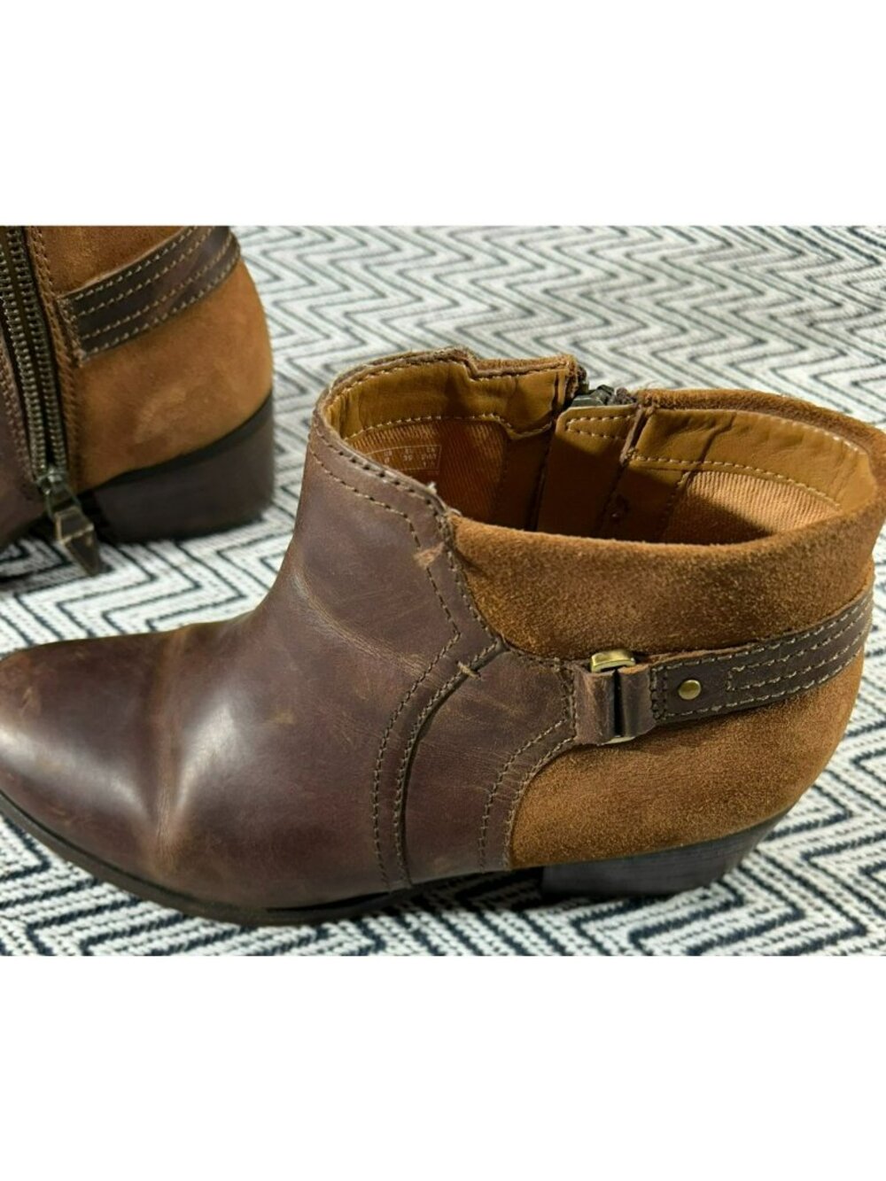 Clarks Womens Leather Maypearl Lilac Ankle Boots Brown Size 8 Suede Side Zipper - Picture 7 of 7